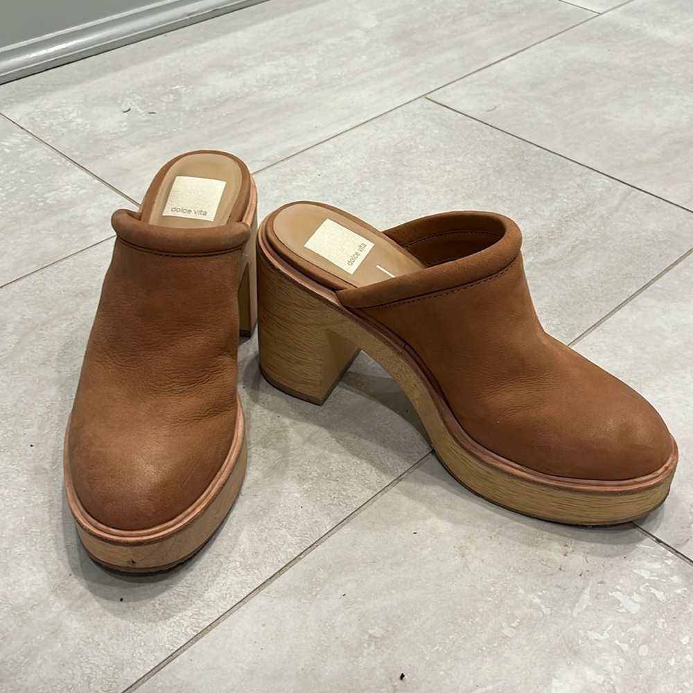 Dolce vita clogs